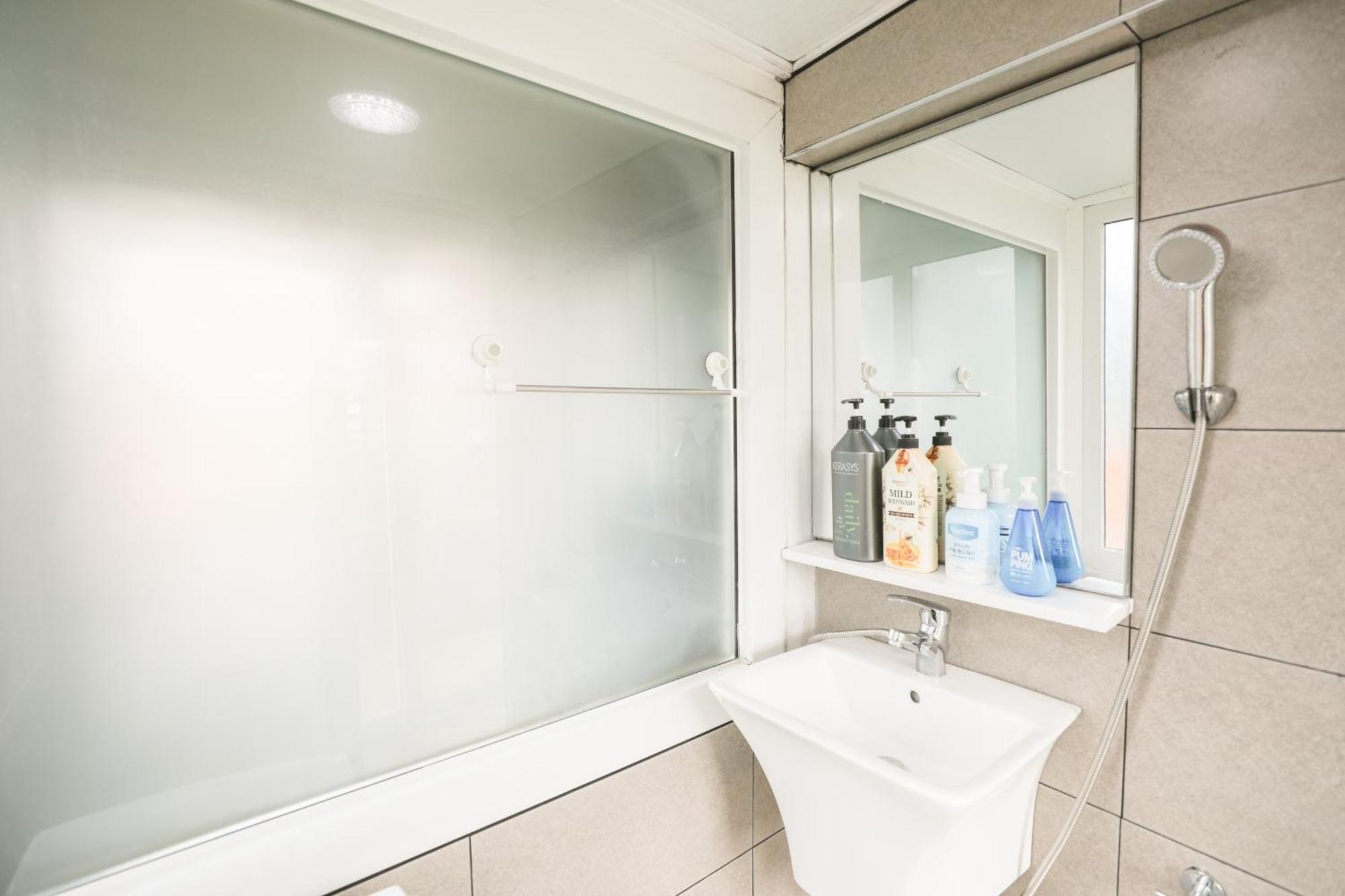 Apartemen Hongik Univ Station Greenery Terrace House