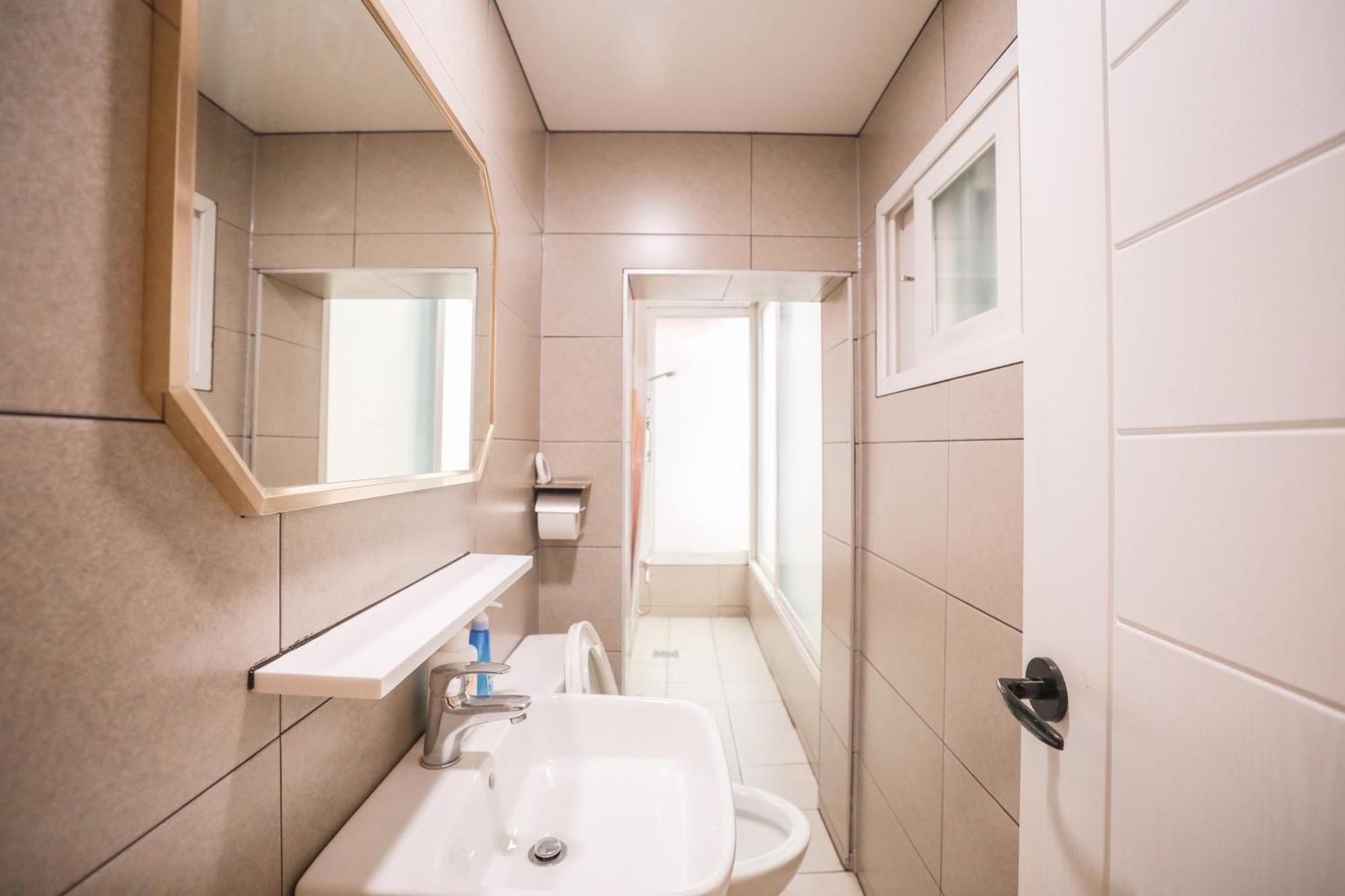 Hongik Univ Station Greenery Terrace House Apartemen
