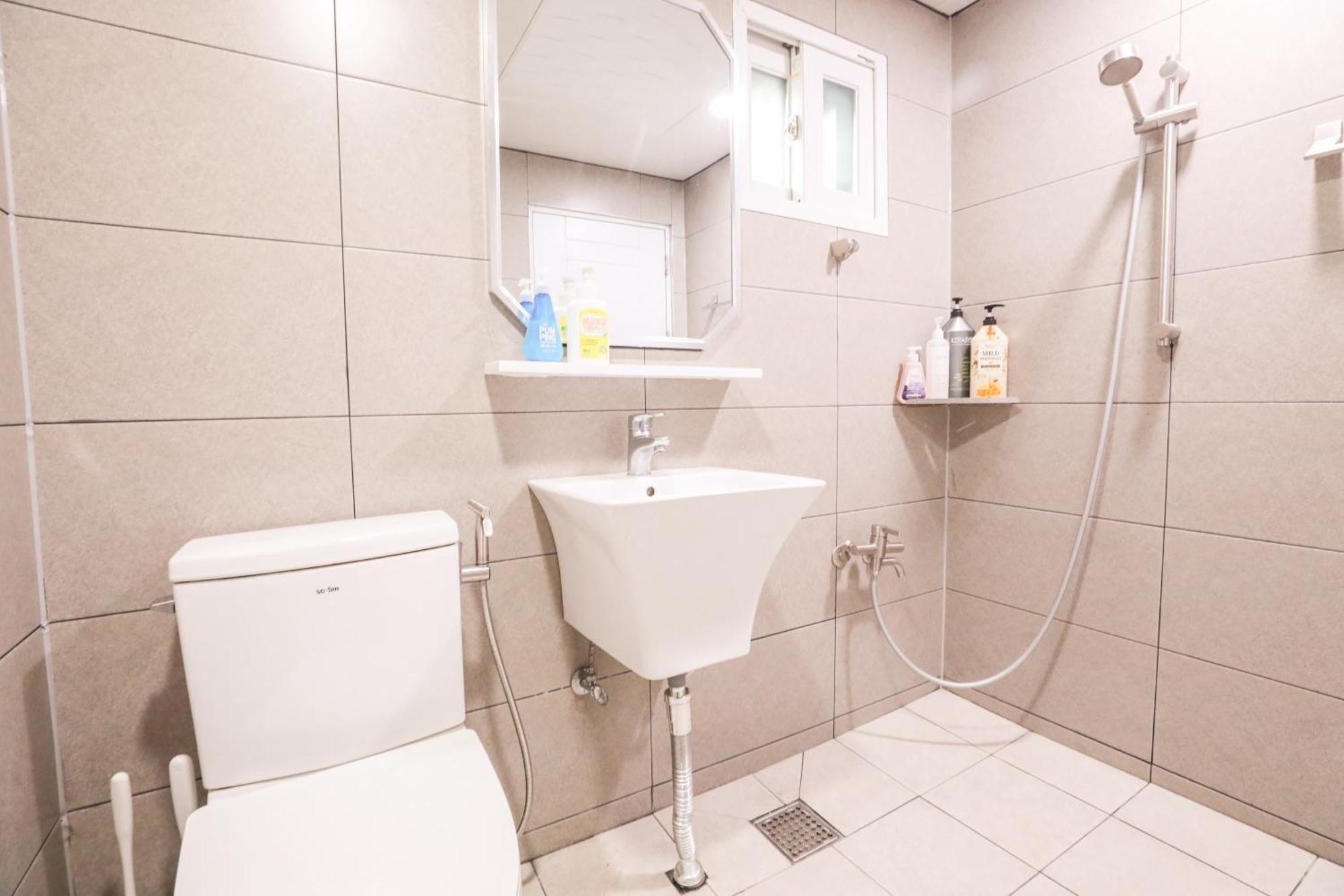 Apartemen Hongik Univ Station Greenery Terrace House Seoul