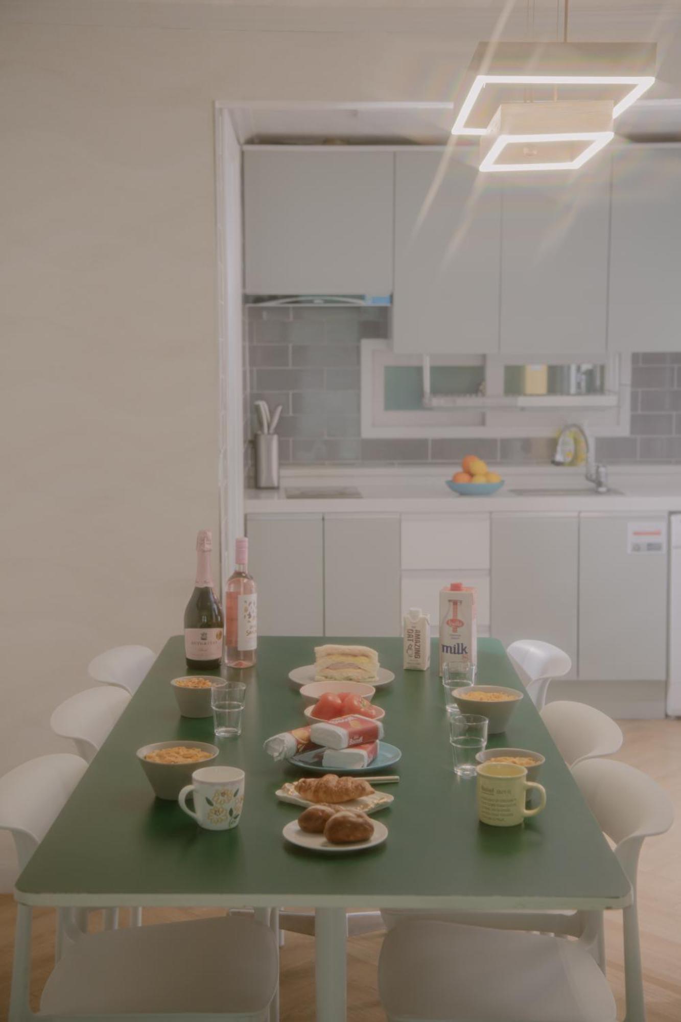 Greenery Terrace House Apartment *